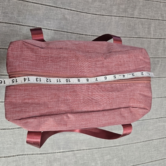 WEEKEND EIGHT TRAVEL BAG COOLER INSULATED LINED( 5 compartments) - Picture 9 of 15